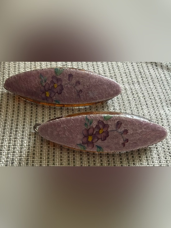 Vintage Accessories - 2 Guilloché Enamel vintage Pastel Purplish Pink Floral Hair Barrettes on acrylic